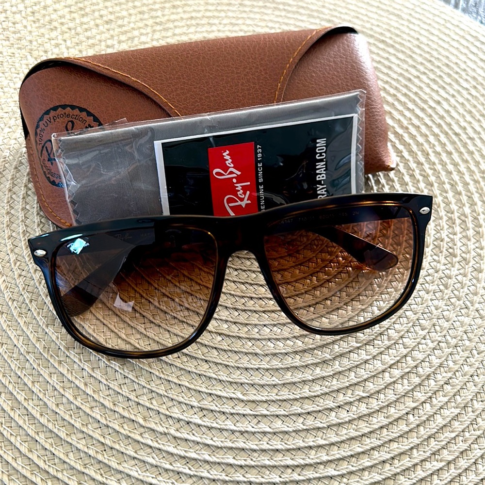 COPY - Ray. Ban sun glasses